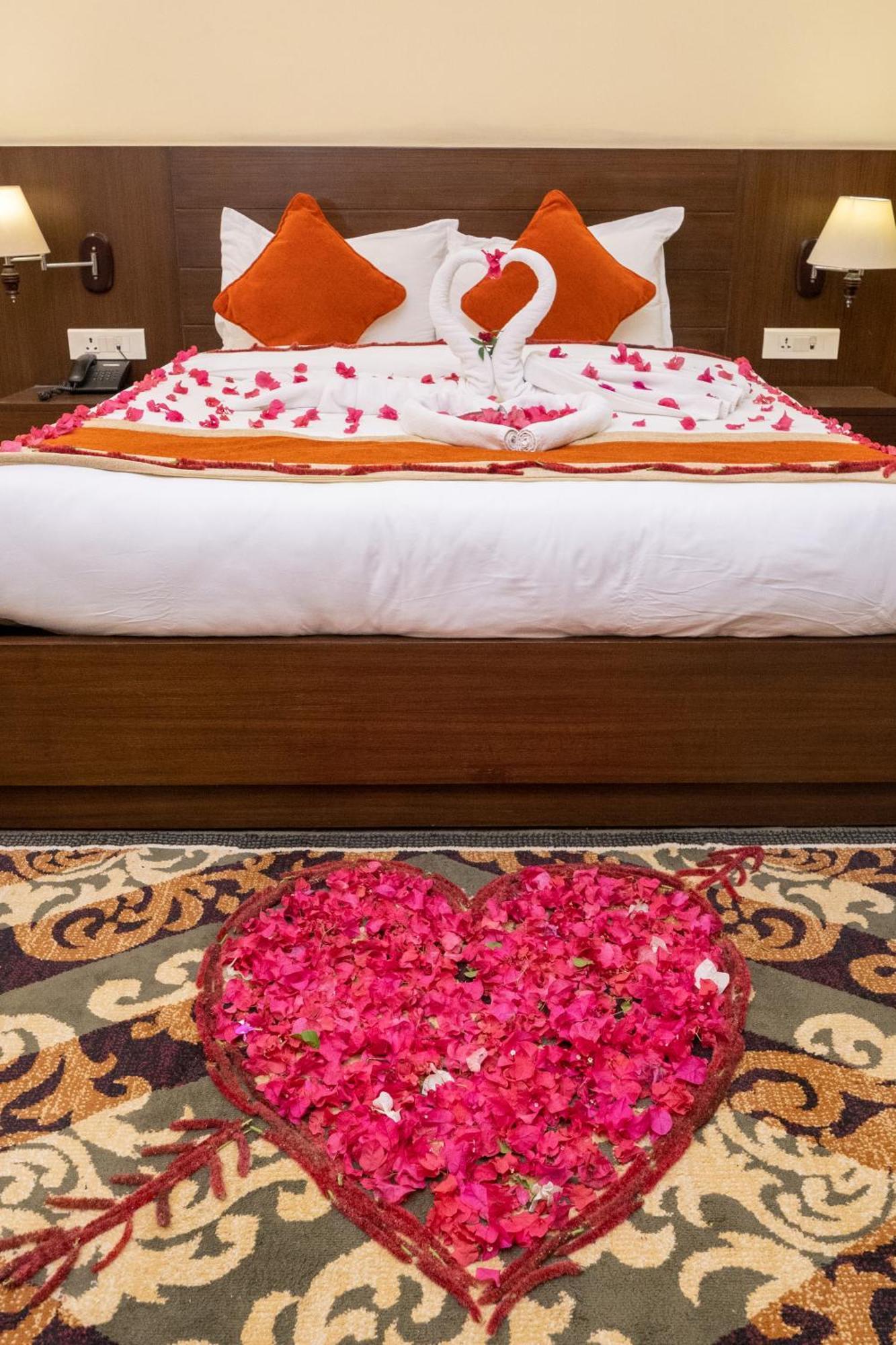 Dreamland Gold Resort & Hotel Bhairāhawā Εξωτερικό φωτογραφία