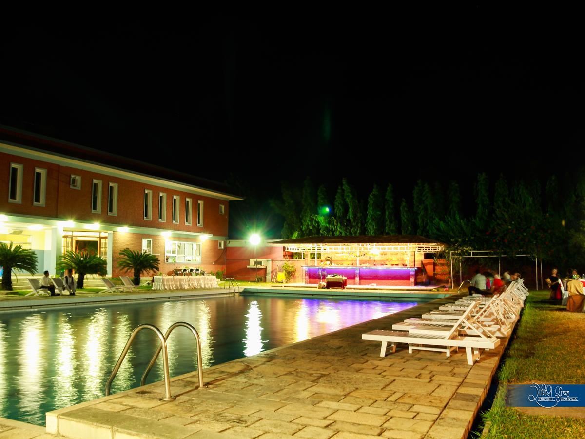 Dreamland Gold Resort & Hotel Bhairāhawā Εξωτερικό φωτογραφία